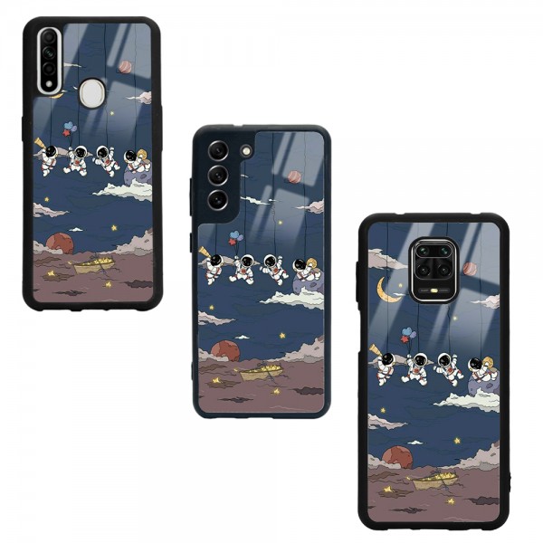 Salıncaklı Astronot Tasarımlı Glossy Telefon Kılıfı